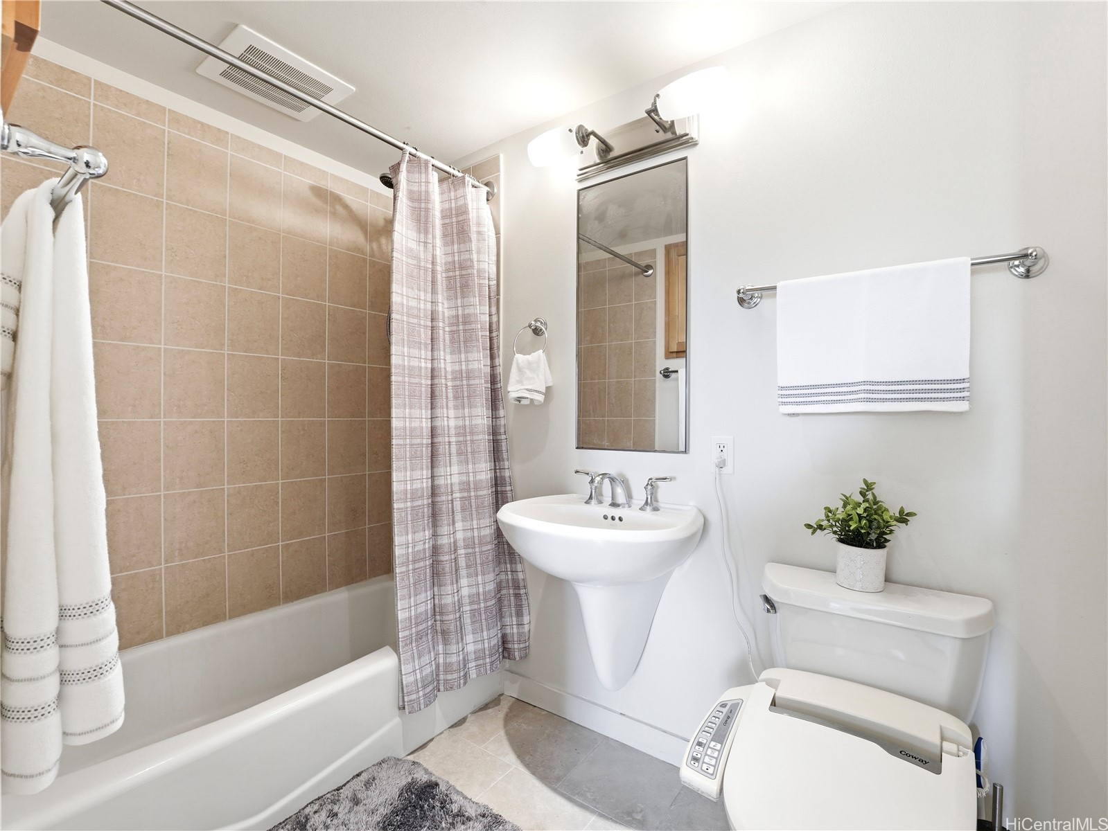 421 Olohana Street 2103 Property Photo 14