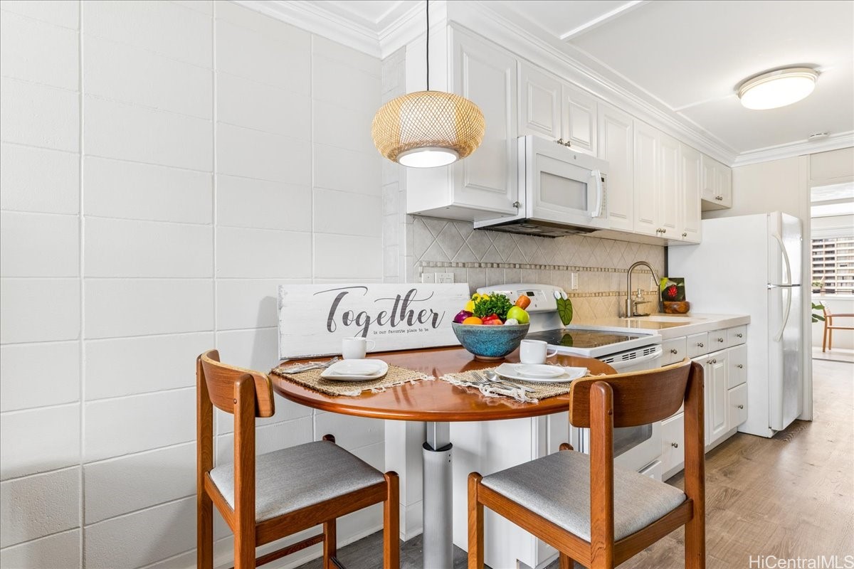 425 Ena Road 1002b Property Photo 7