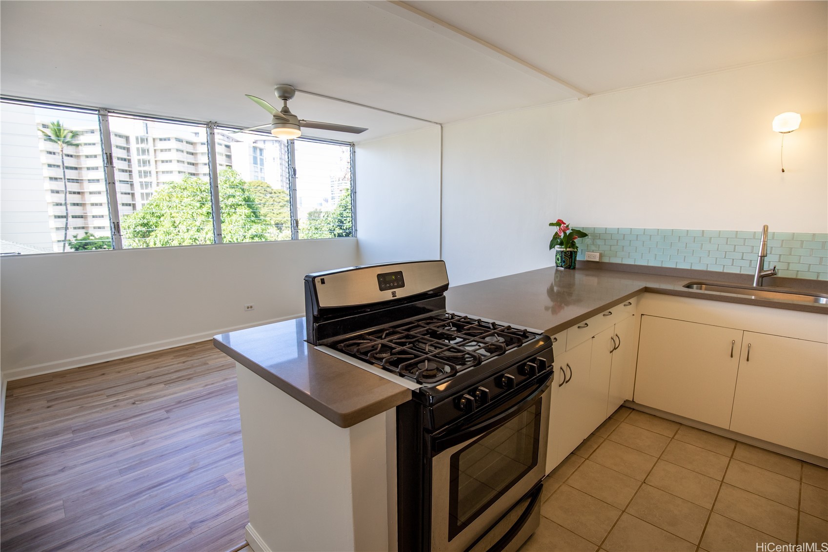 1722 Makiki Street 302 Property Photo 4