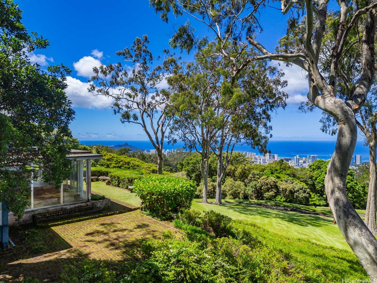 3330 Tantalus Drive Property Photo 1