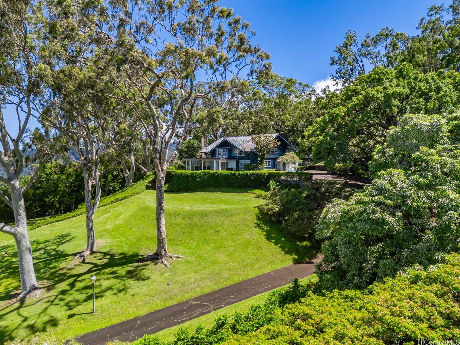 3330 Tantalus Drive Property Photo 5