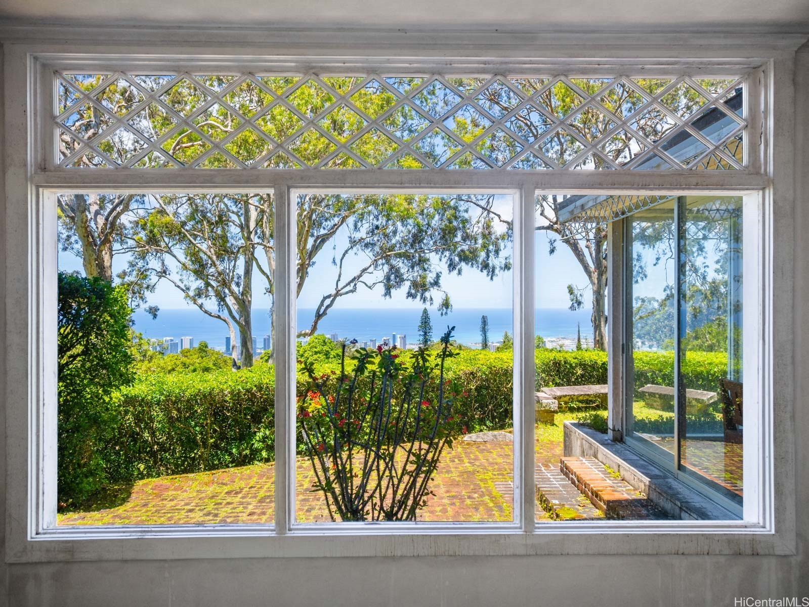 3330 Tantalus Drive Property Photo 12