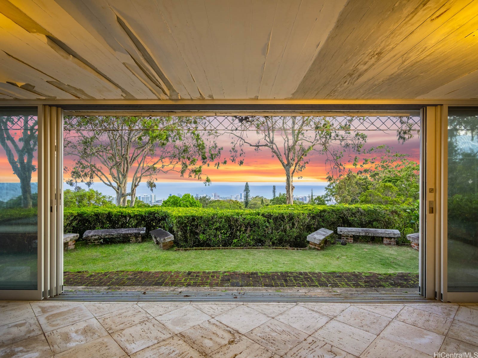 3330 Tantalus Drive Property Photo 17