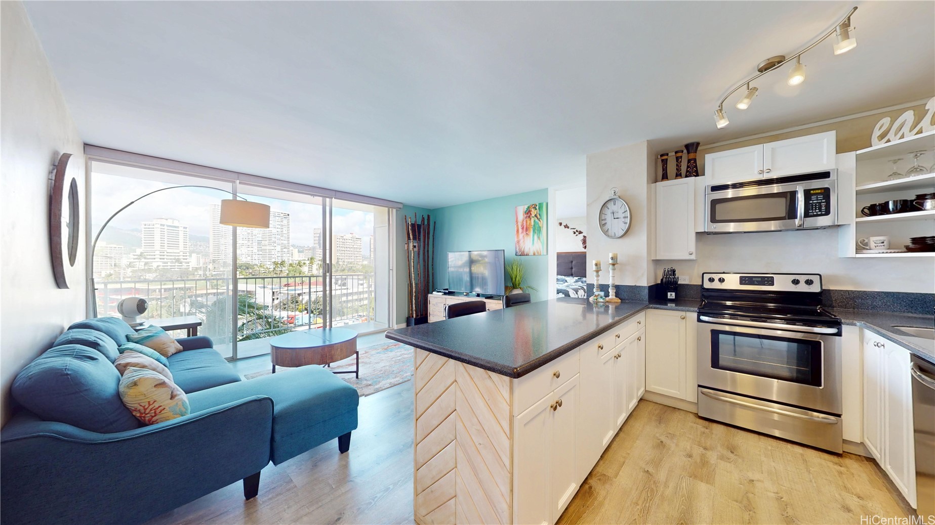 1925 Kalakaua Avenue 807 Property Photo 1
