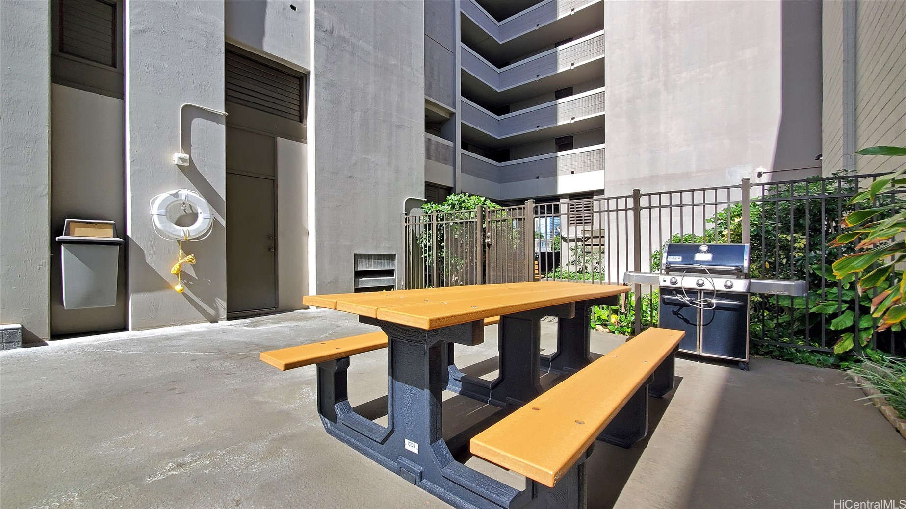 2100 Date Street 407 Property Photo 4