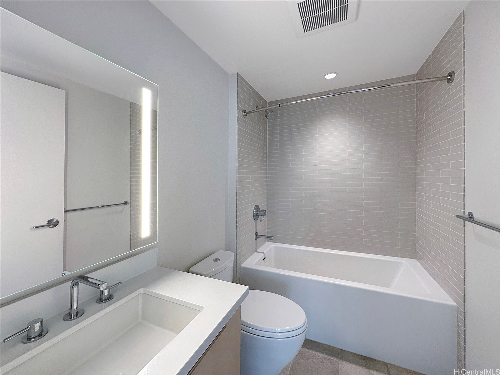1001 Queen Street 2015 Property Photo 6