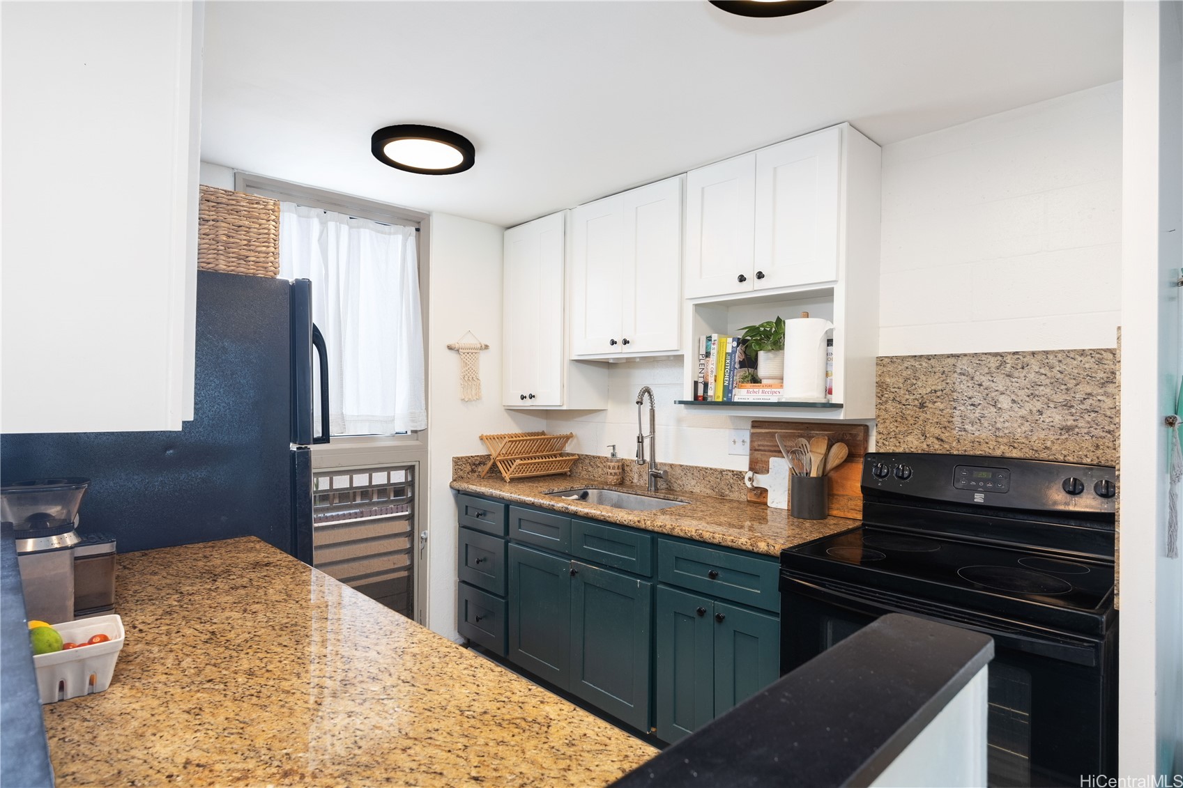 68-090 Au Street E304 Property Photo 5