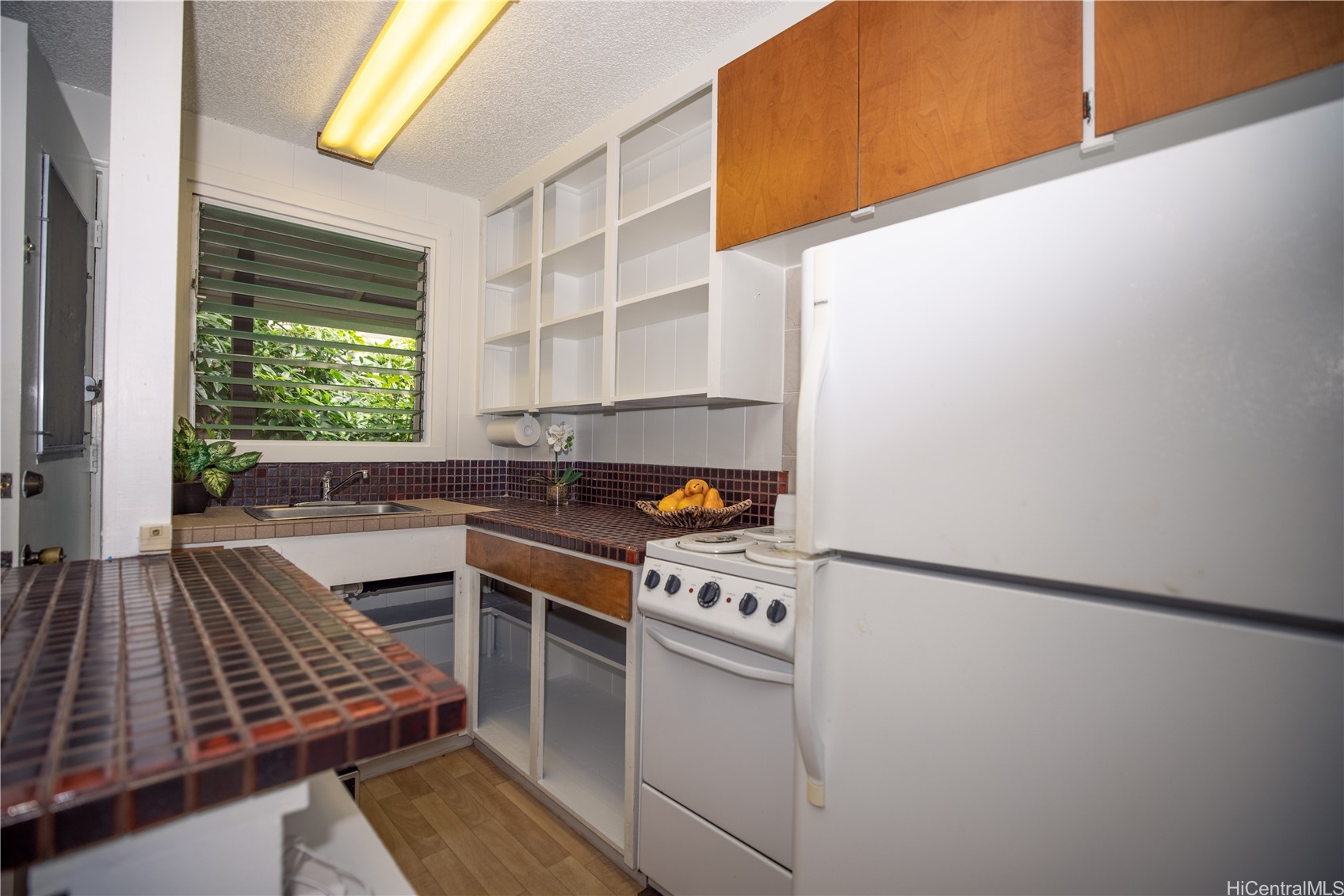 423 Kaiolu Street 207 Property Photo 4