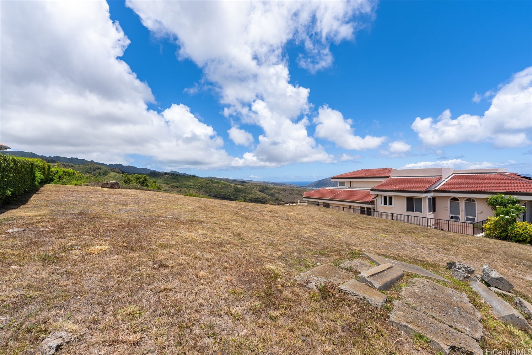 804 Moaniala Street Property Photo 4