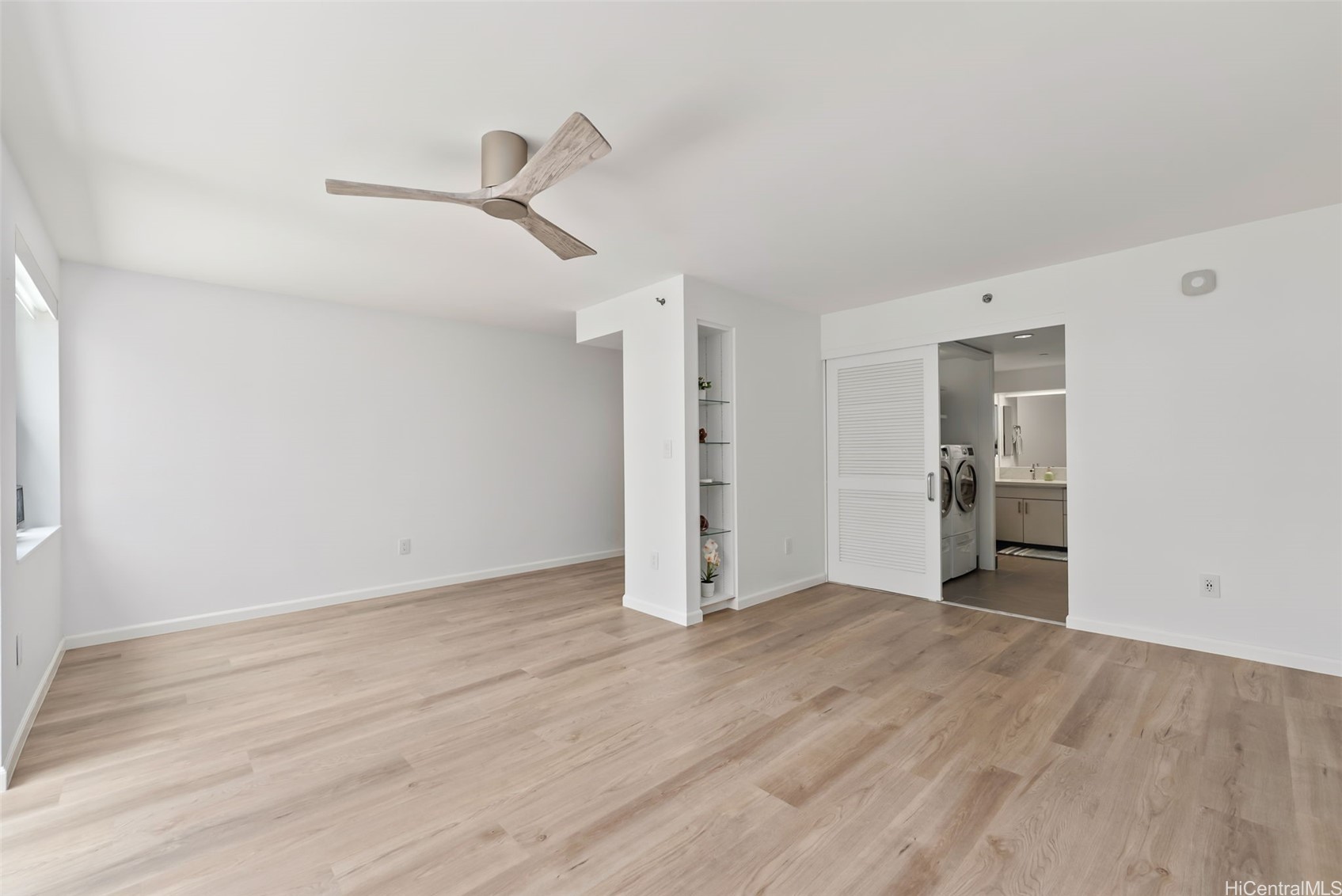 545 Queen Street 543 Property Photo 3