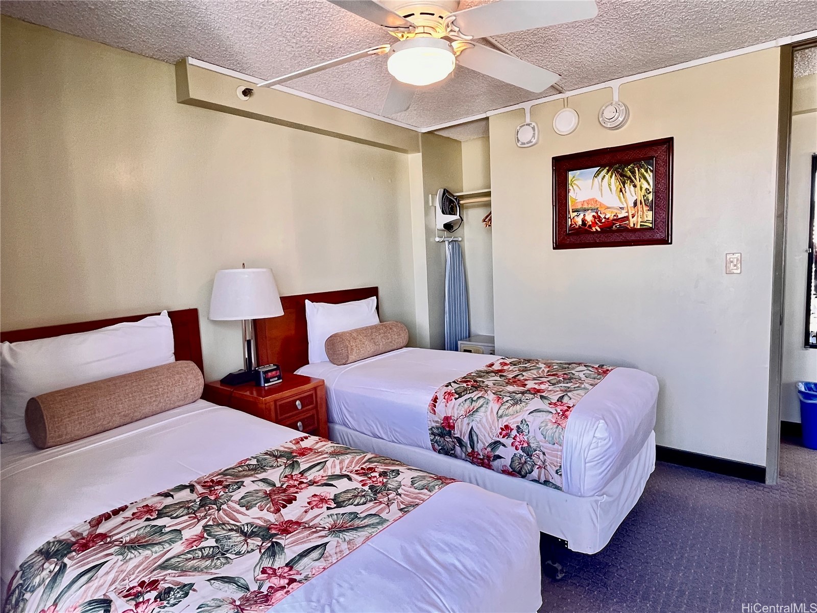 2427 Kuhio Avenue 2207 Property Photo 5
