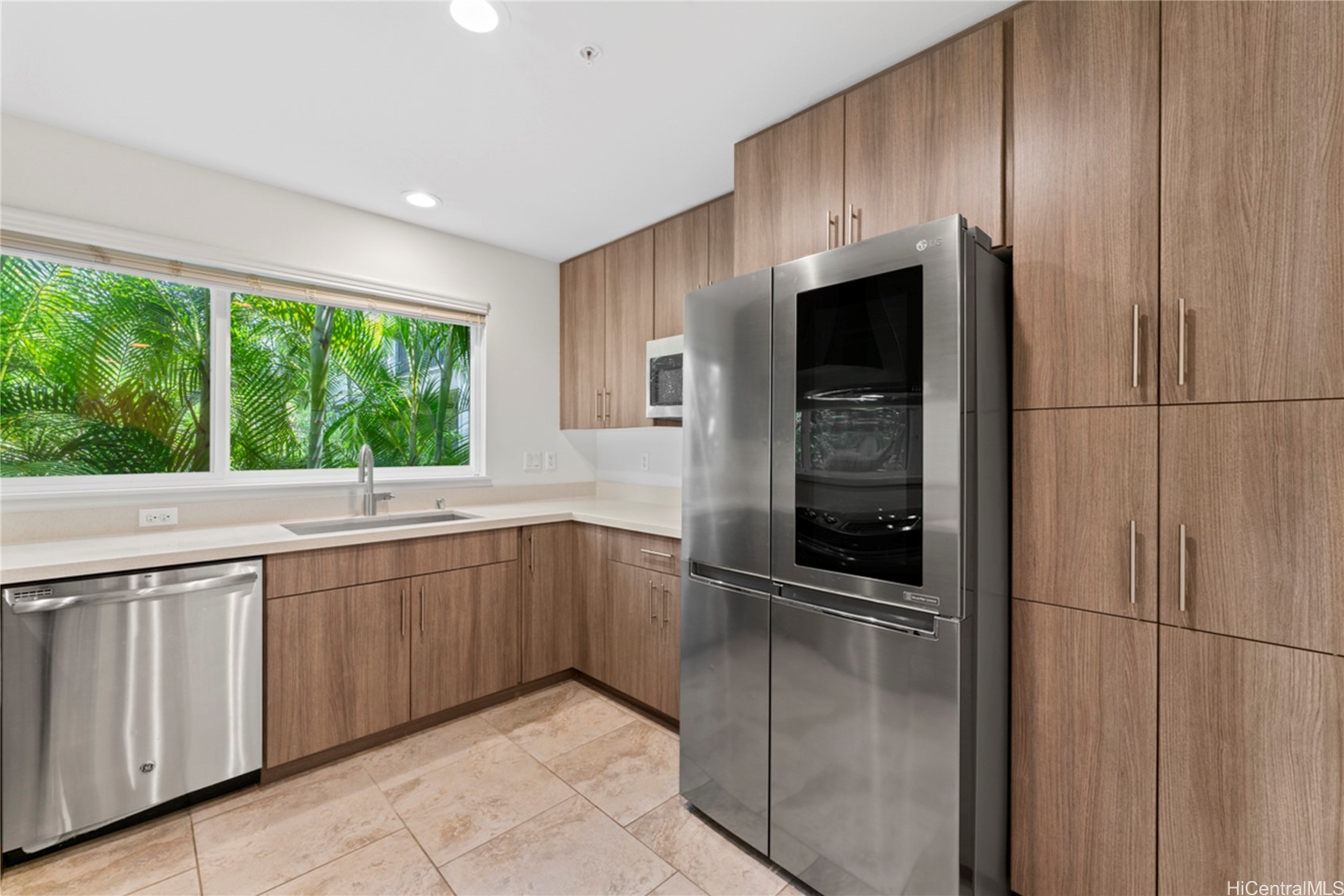 437 Kailua Road 6102 Property Photo 11