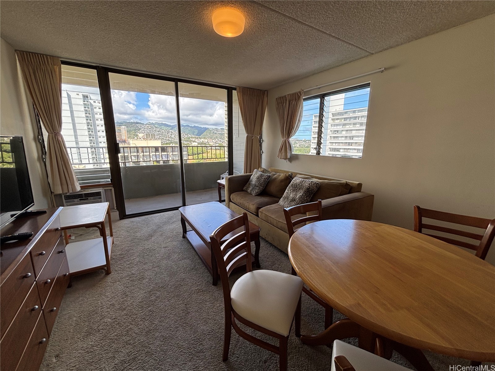 2240 Kuhio Avenue 1005 Property Photo 6