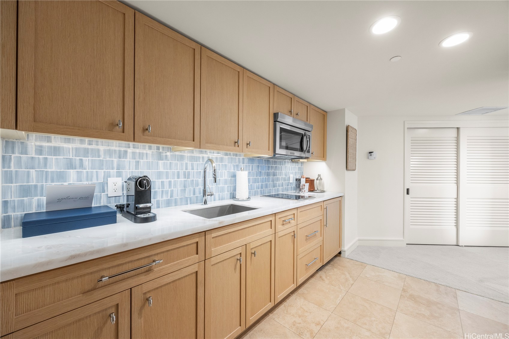 223 Saratoga Roads 807 Property Photo 15