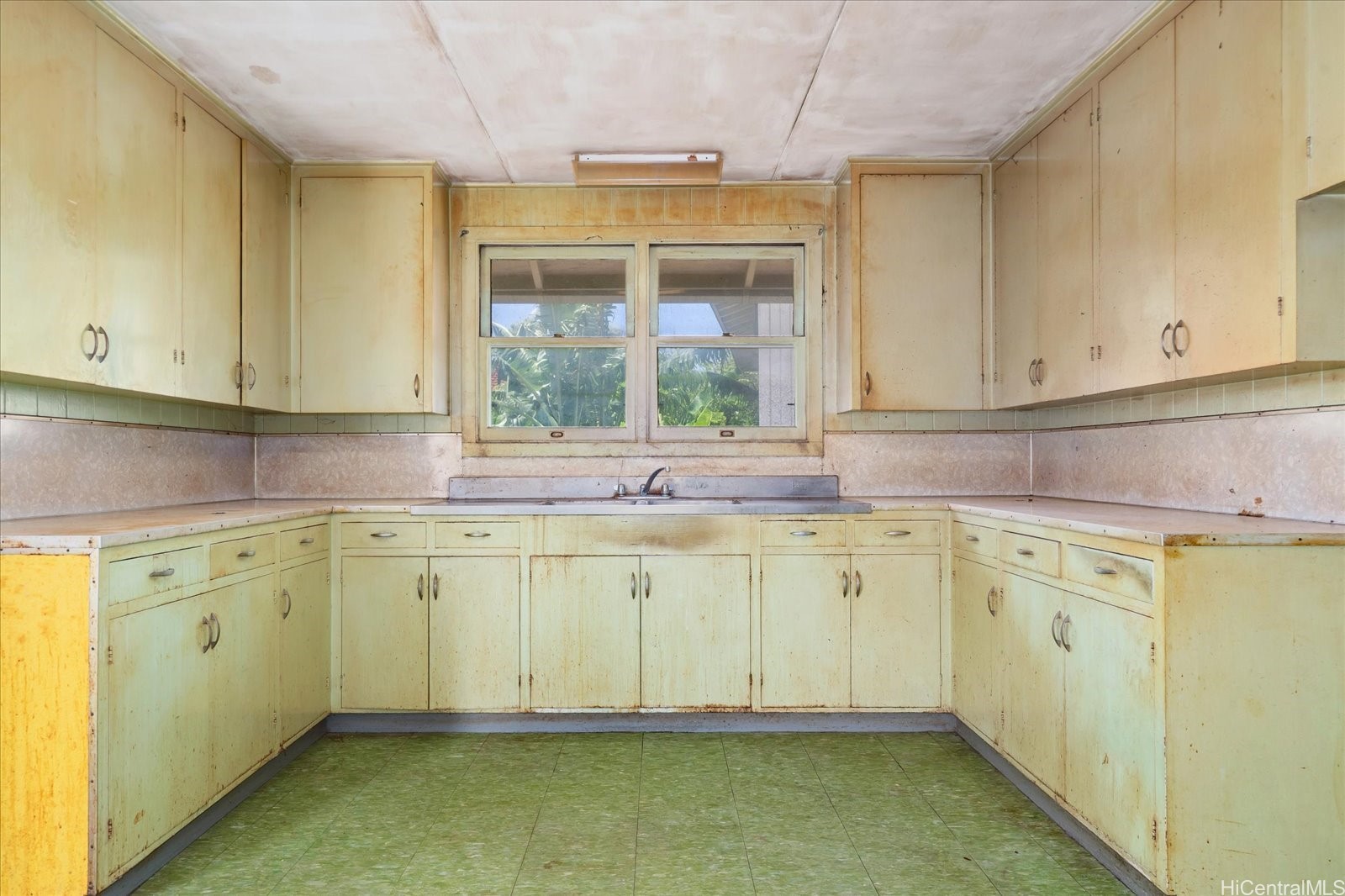 1929 Hanu Lane Property Photo 6