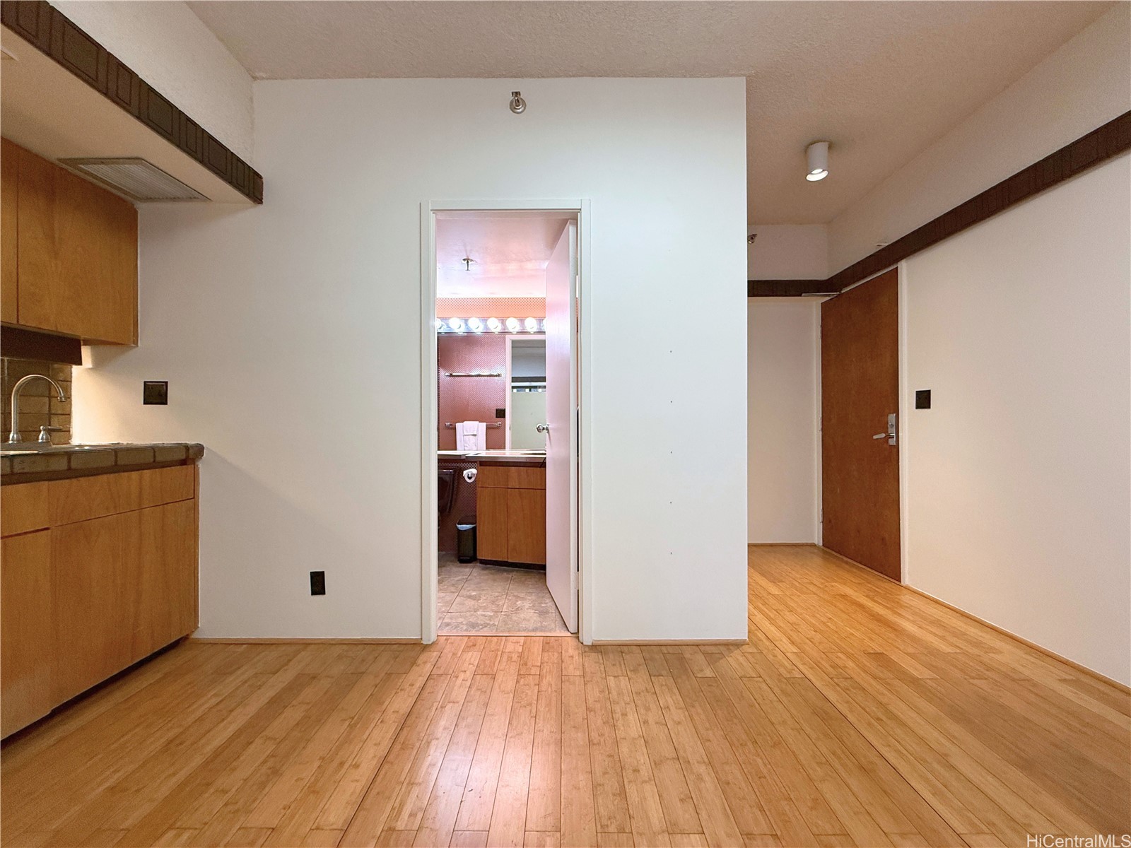 1188 Bishop Street 1301 Property Photo 6