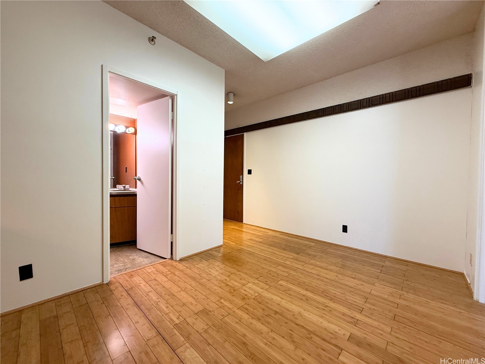 1188 Bishop Street 1301 Property Photo 8