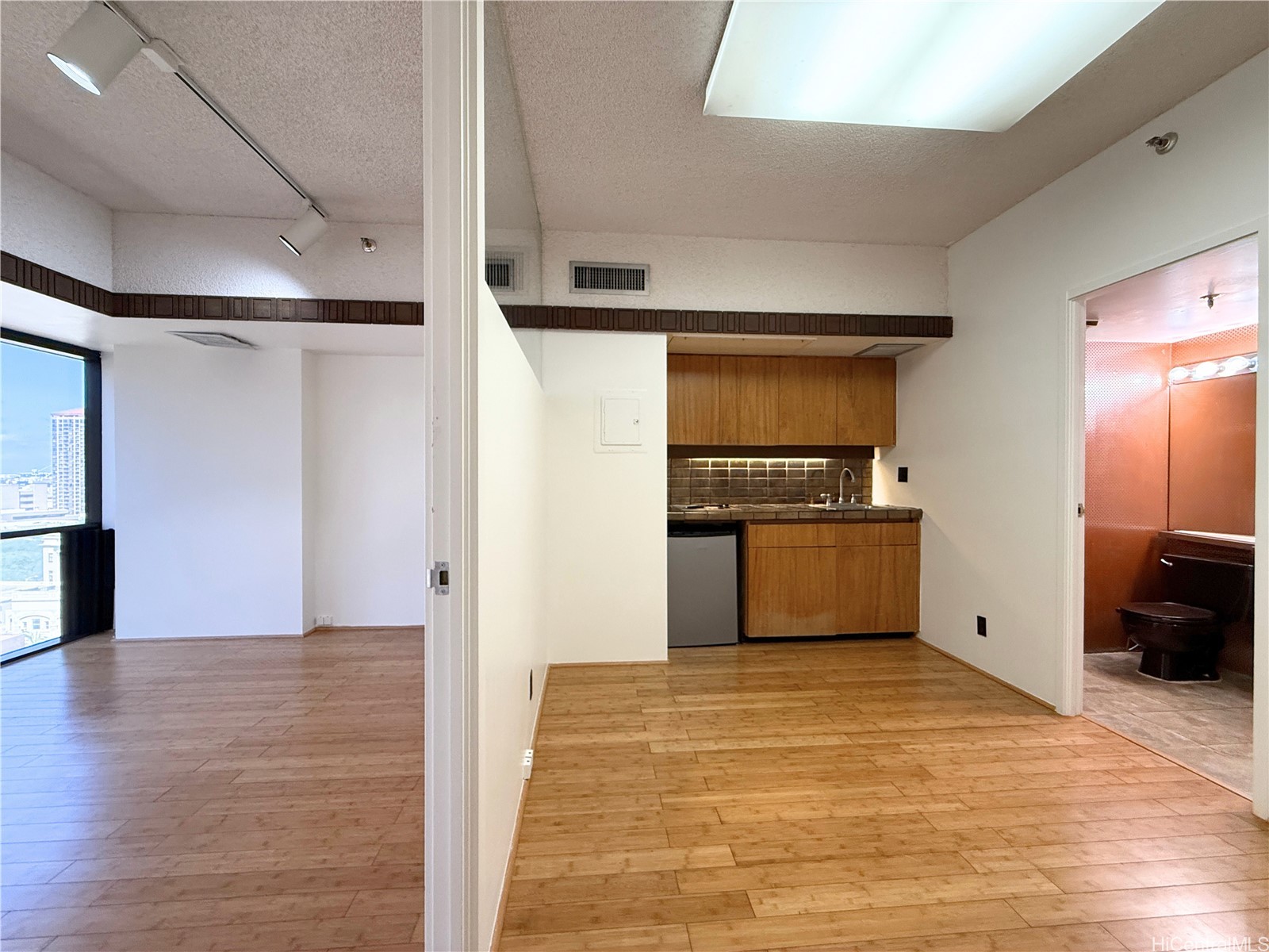 1188 Bishop Street 1301 Property Photo 16