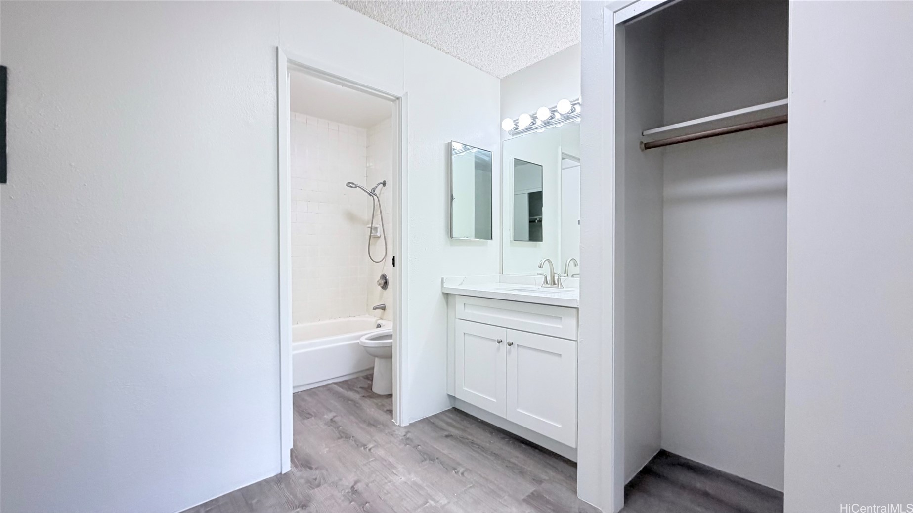 55 S Kukui Street D208 Property Photo 7