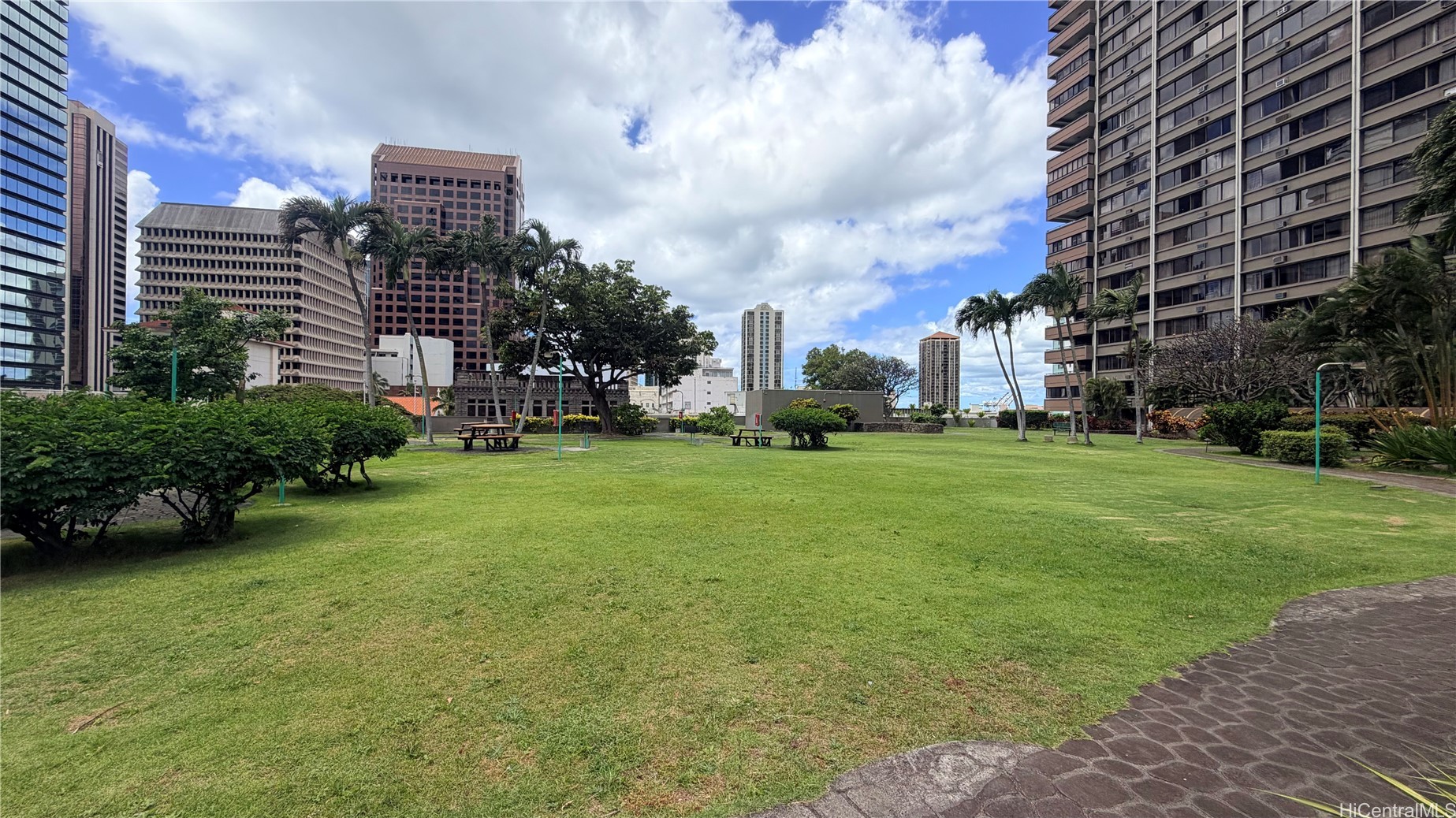 55 S Kukui Street D208 Property Photo 10