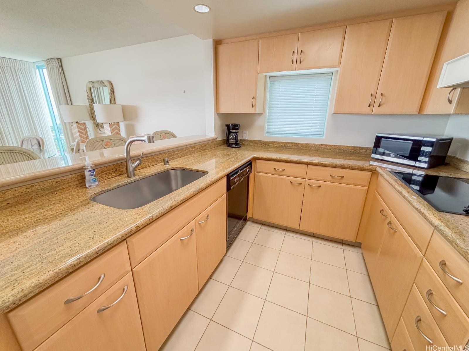 1341 Kapiolani Boulevard 16a Property Photo 5