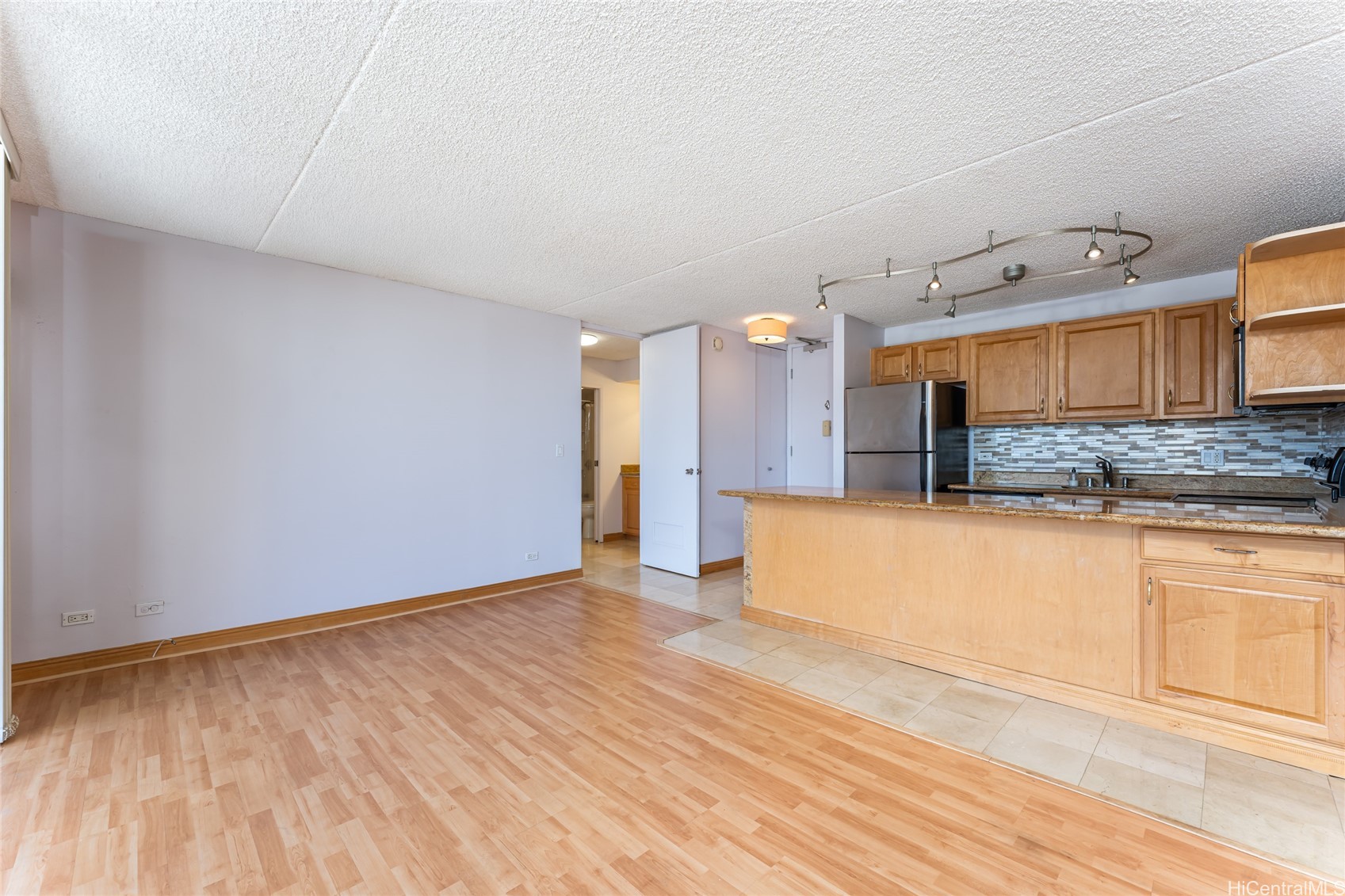 411 Hobron Lane 2603 Property Photo 5