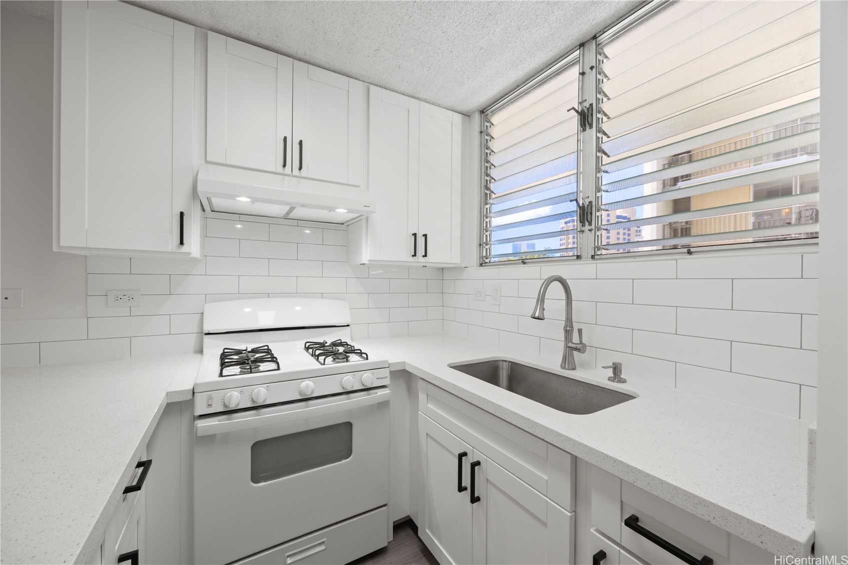 1122 Kinau Street 405 Property Photo 5