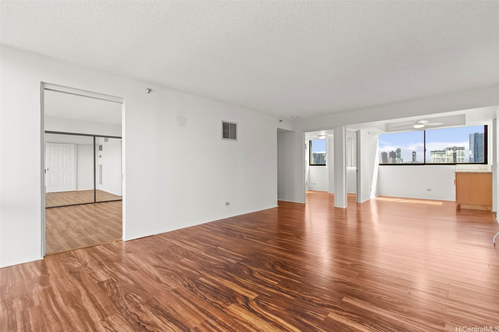 1114 Punahou Street 14a Property Photo 3