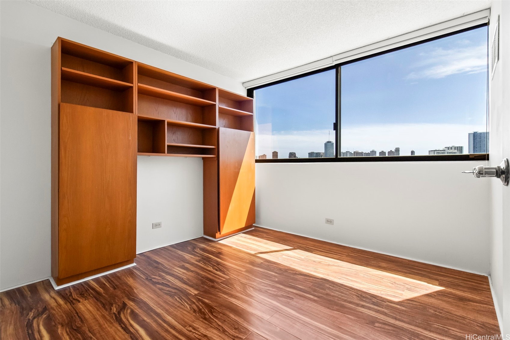 1114 Punahou Street 14a Property Photo 5