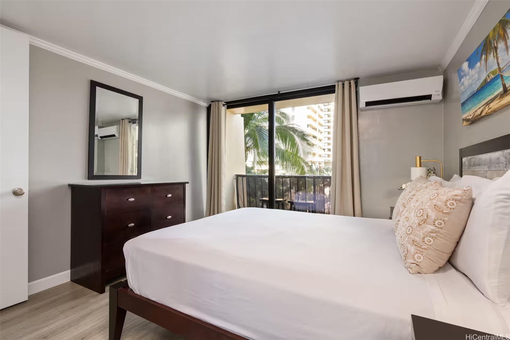 2425 Kuhio Avenue 404 Property Photo 4