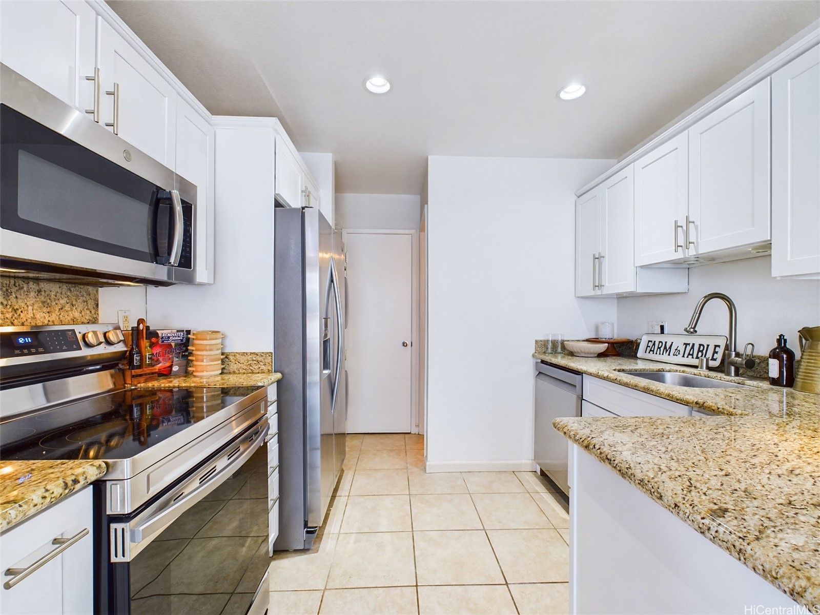 572 Mananai Place 20a Property Photo 12