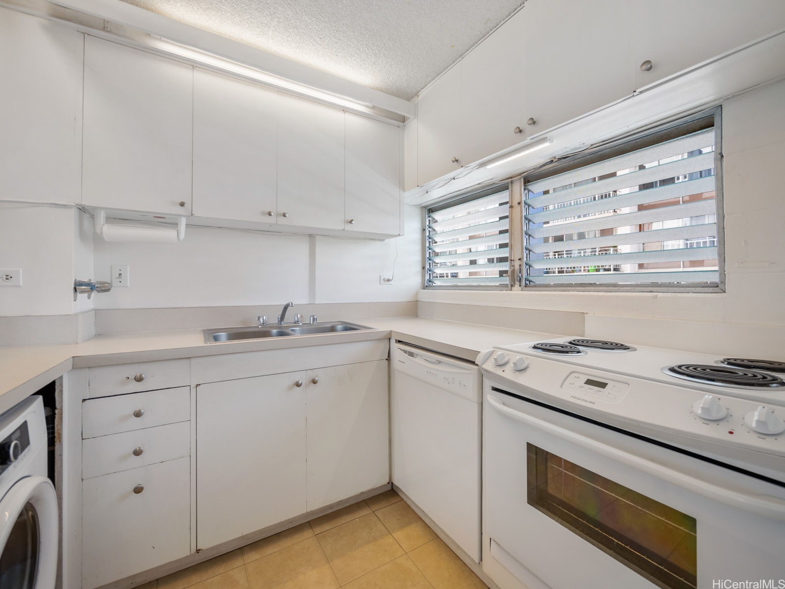 2421 Ala Wai Boulevard 1202 Property Photo 6