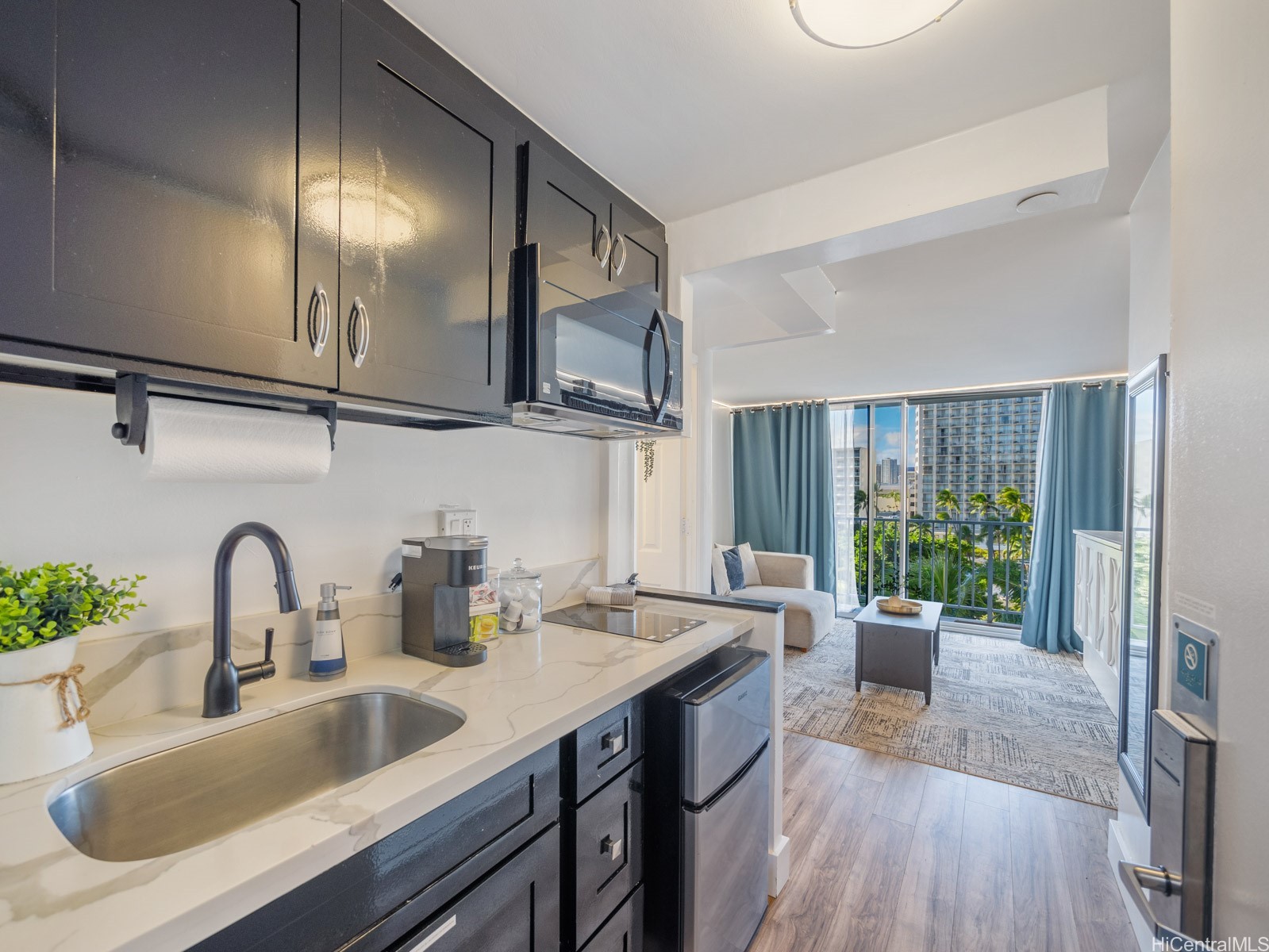2427 Kuhio Avenue 804 Property Photo 1