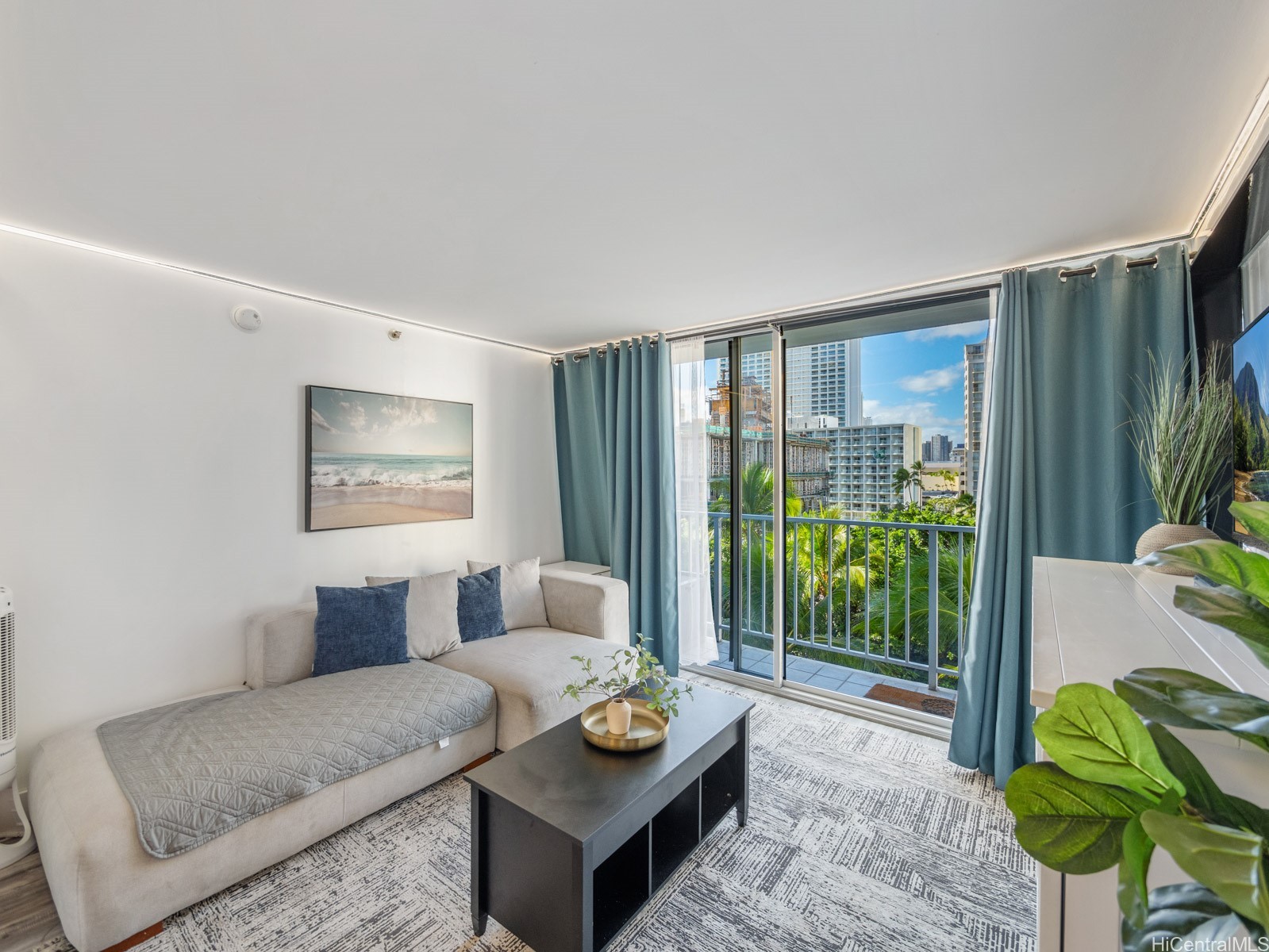 2427 Kuhio Avenue 804 Property Photo 4
