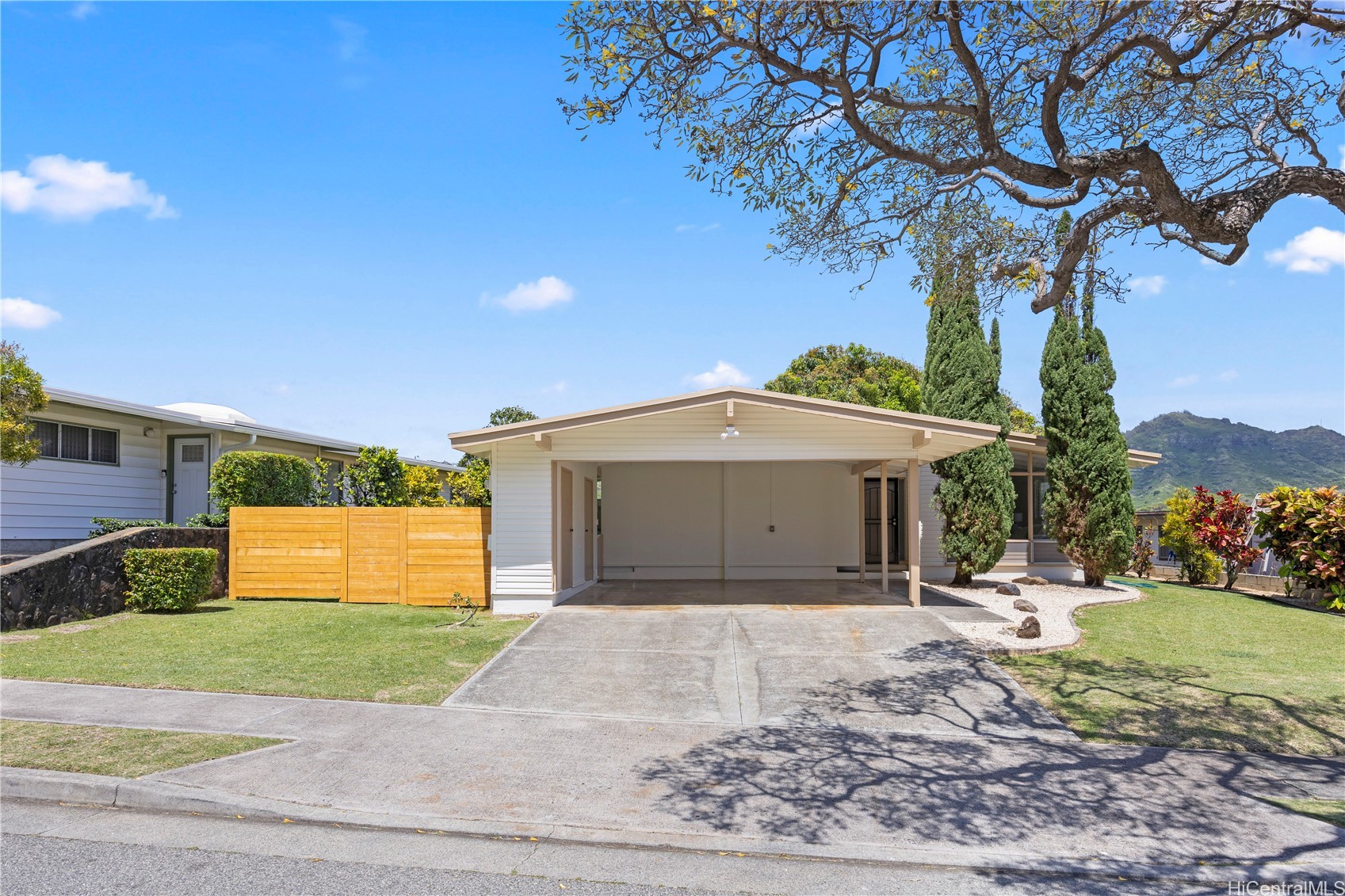 822 Kalalea Street Property Photo 1