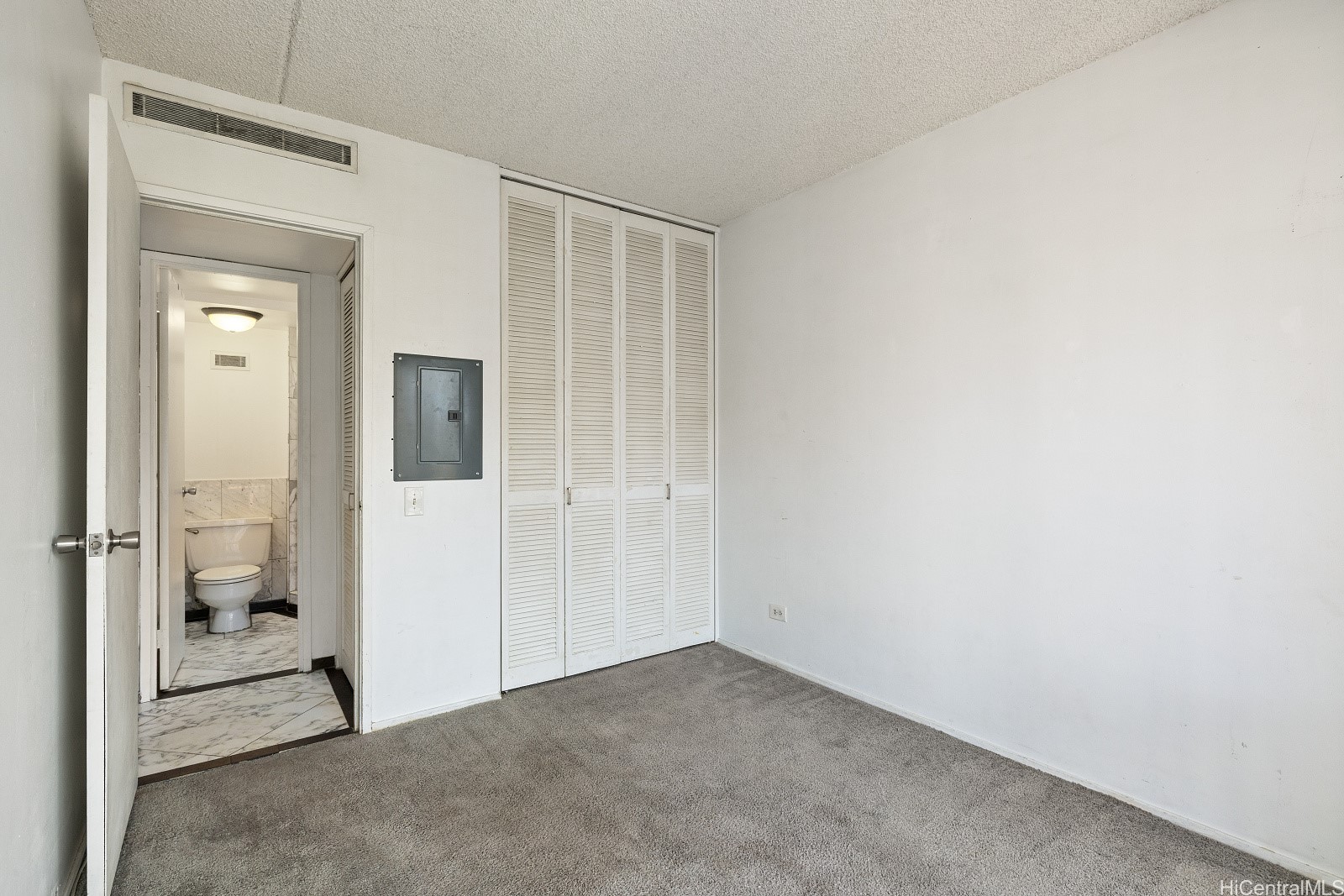 225 Queen Street 23e Property Photo 15