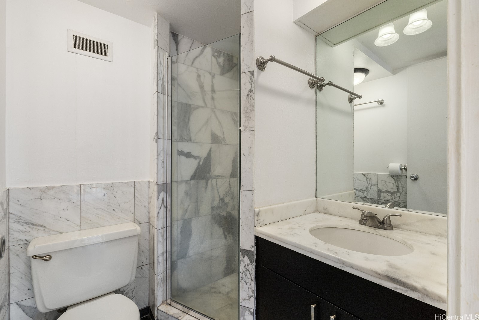 225 Queen Street 23e Property Photo 16