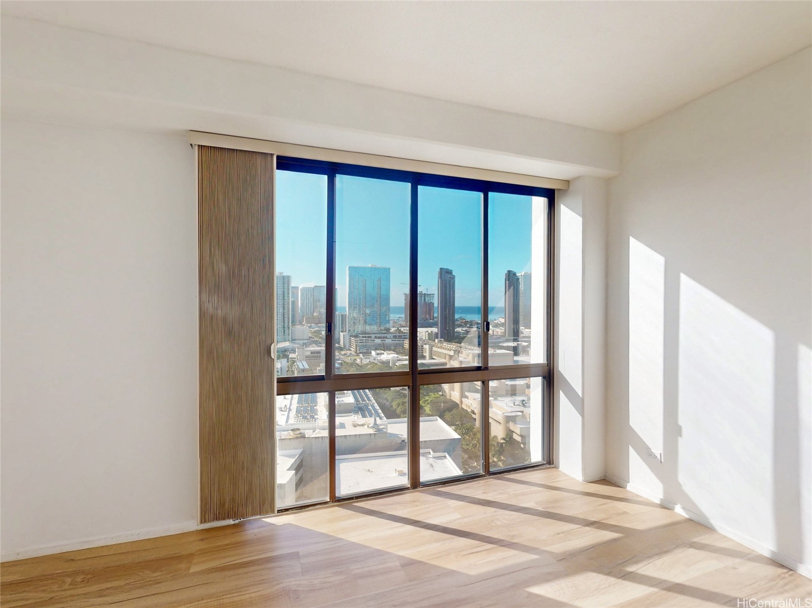 700 Richards Street 2406 Property Photo 8