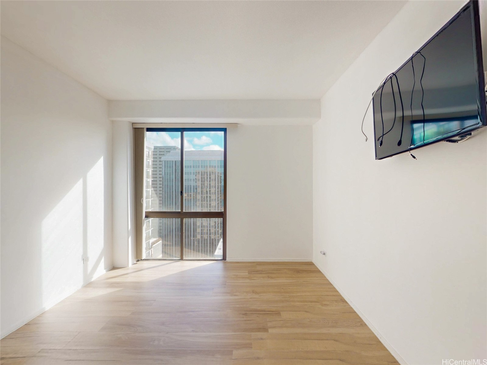 700 Richards Street 2406 Property Photo 10