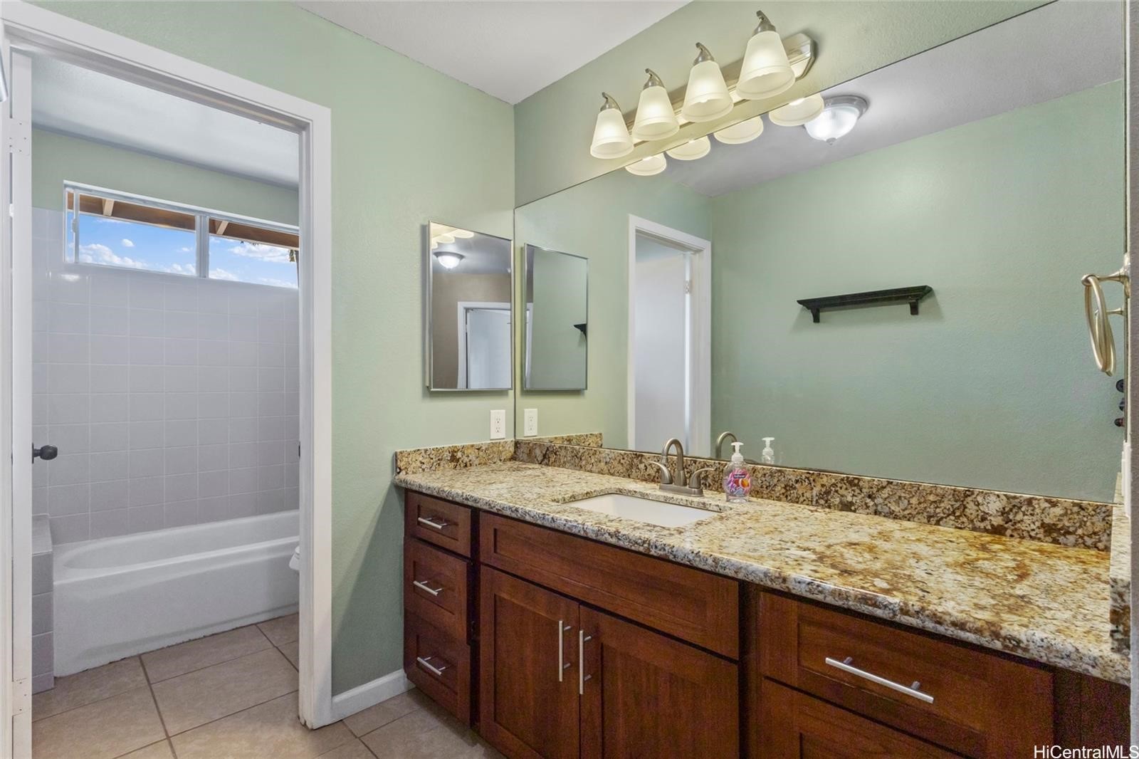 91-1015 Aawa Drive Property Photo 14