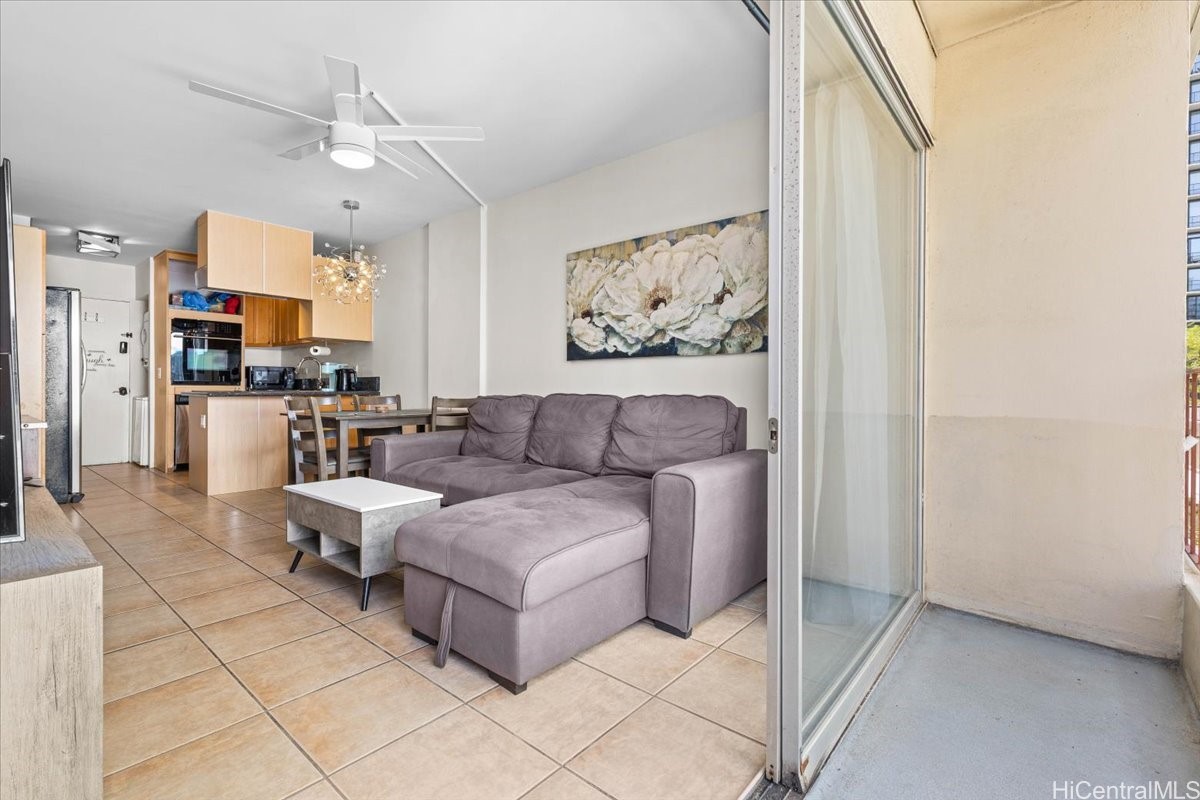 222 Kaiulani Avenue 405 Property Photo 6
