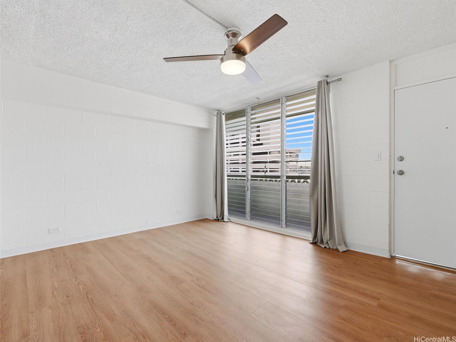 2120 Fern Street 302 Property Photo 6