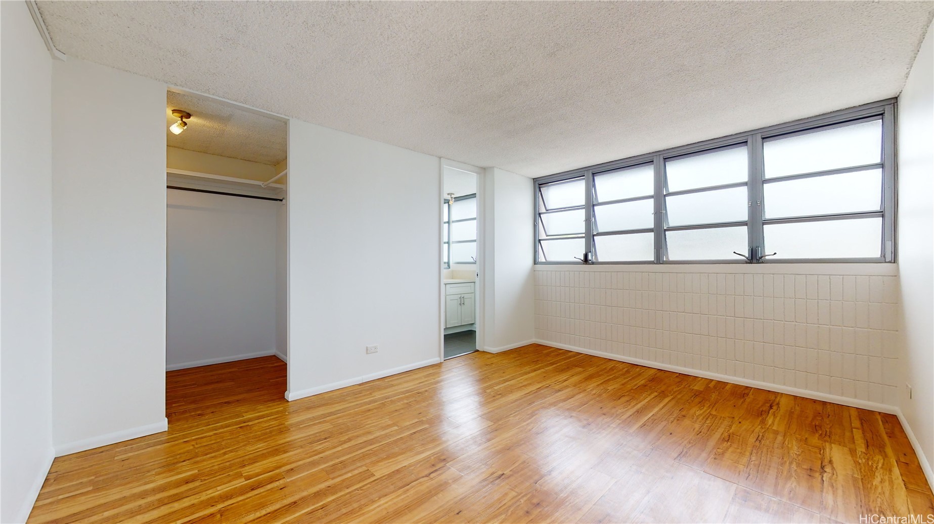 1425 Ward Avenue 23e Property Photo 13