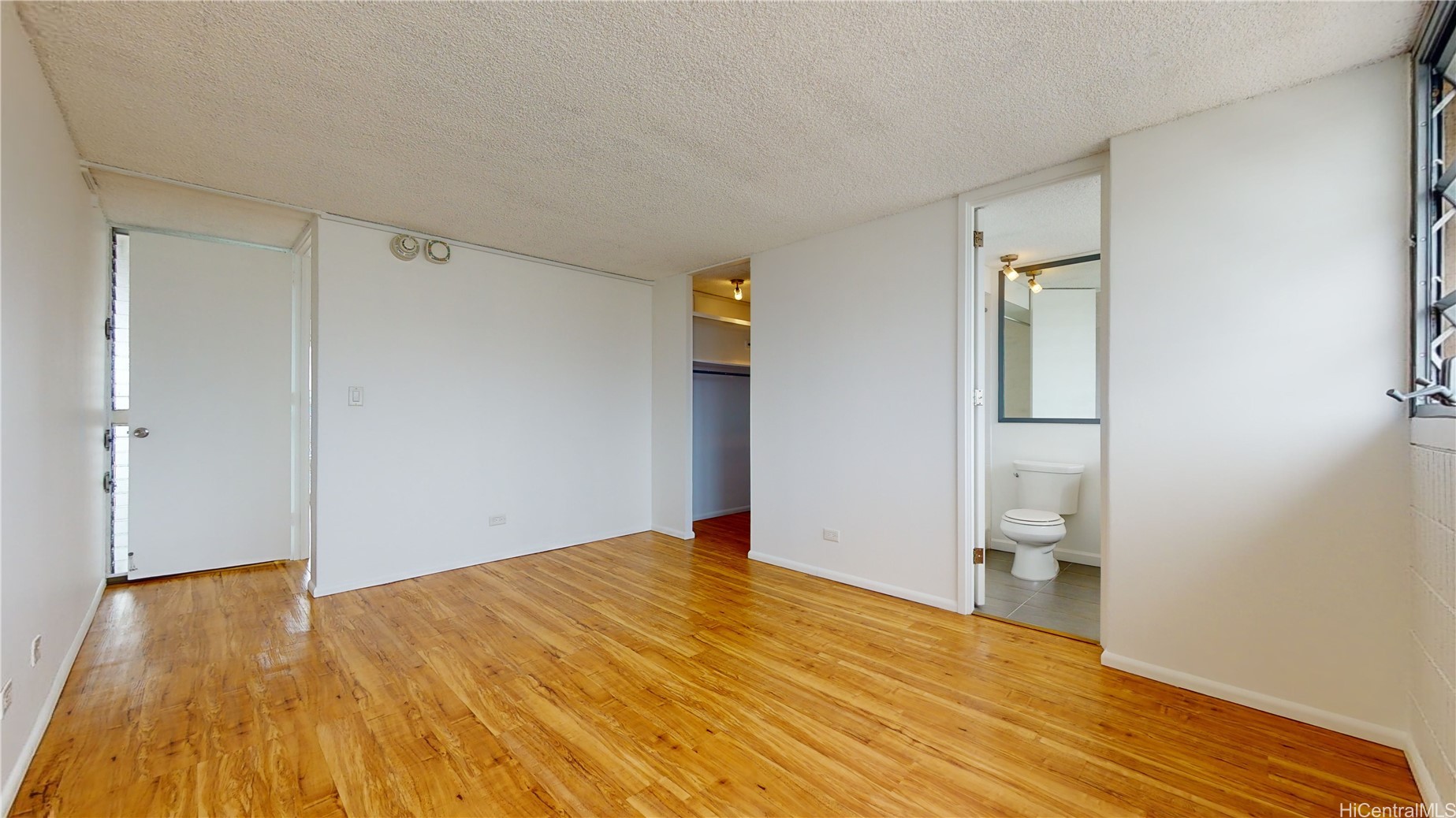 1425 Ward Avenue 23e Property Photo 14