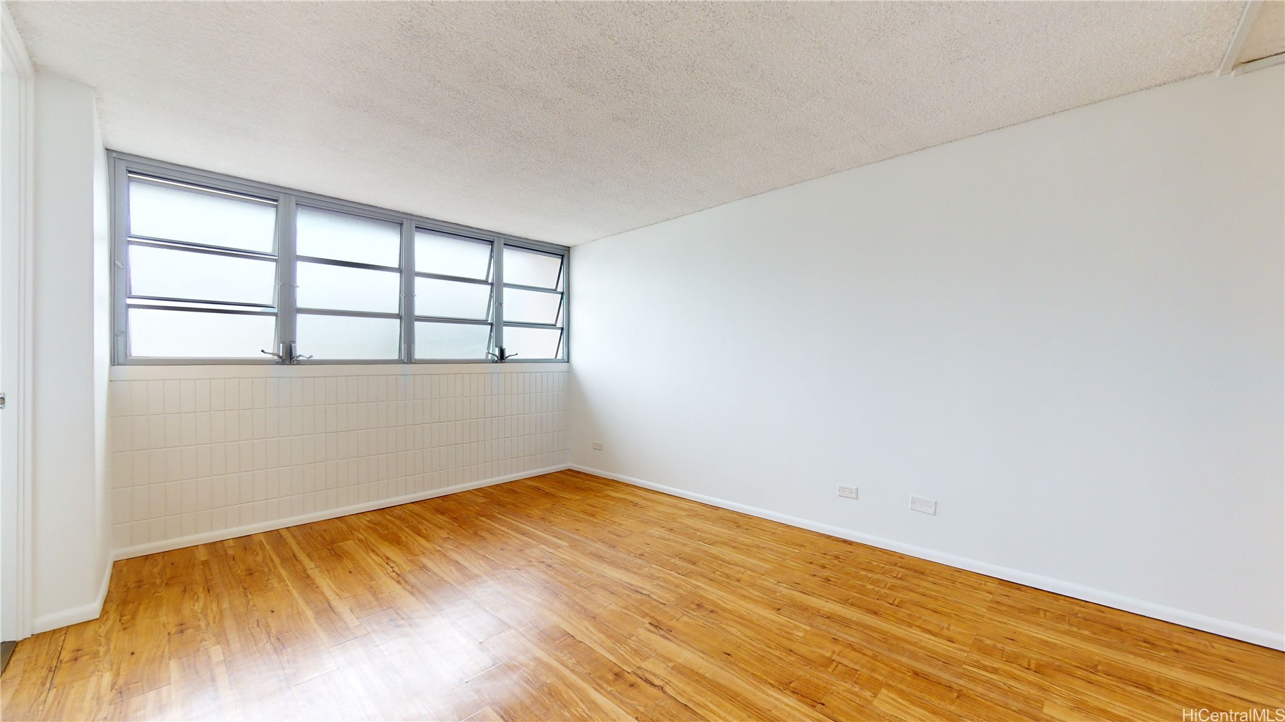 1425 Ward Avenue 23e Property Photo 16