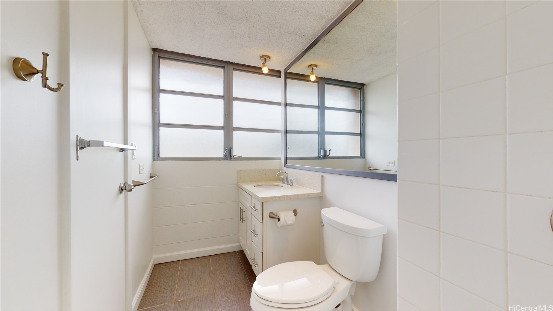 1425 Ward Avenue 23e Property Photo 17
