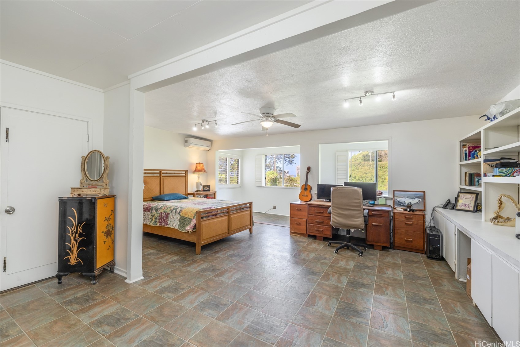 2168 Round Top Drive Property Photo 11