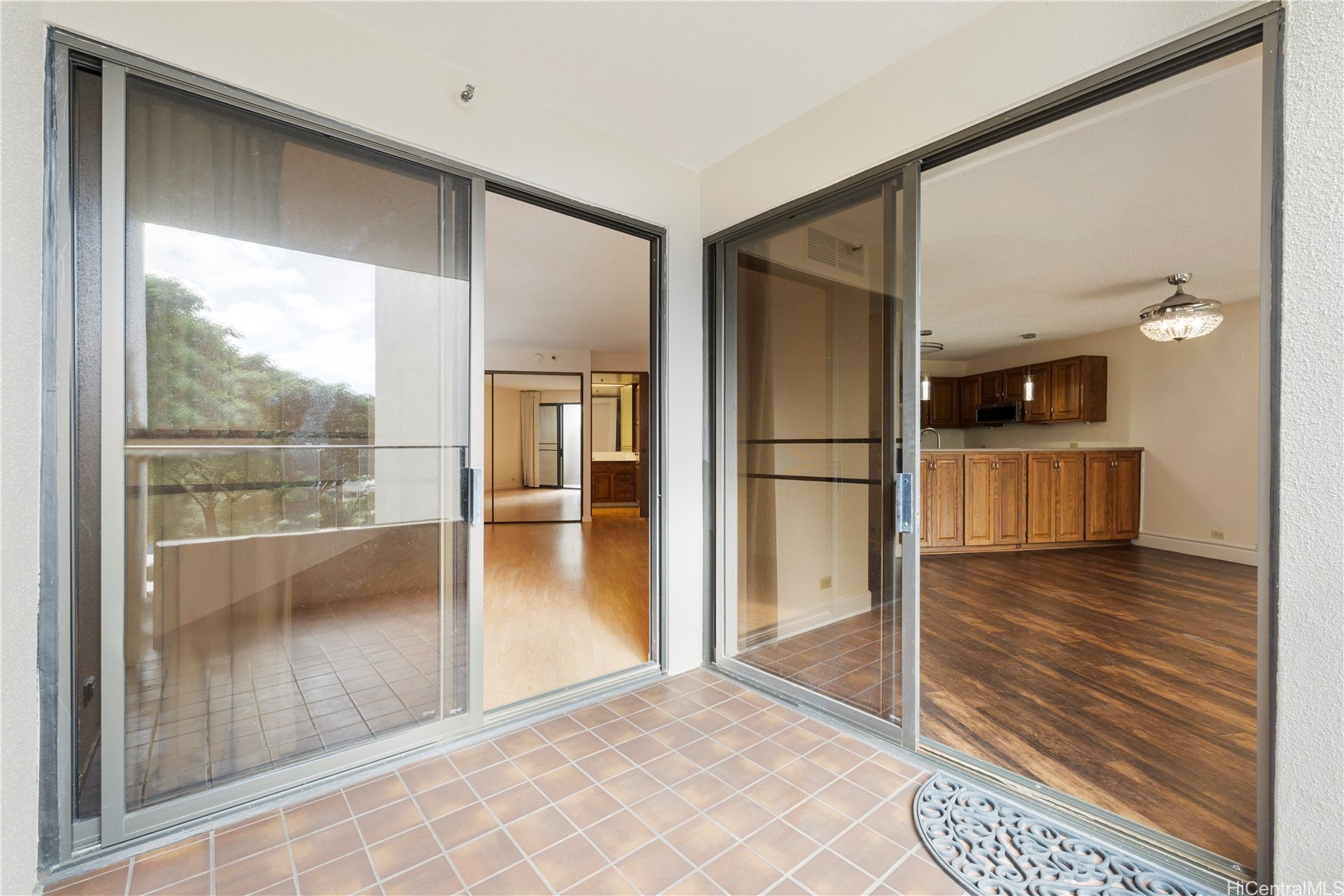 555 Hahaione Street 5e Property Photo 18