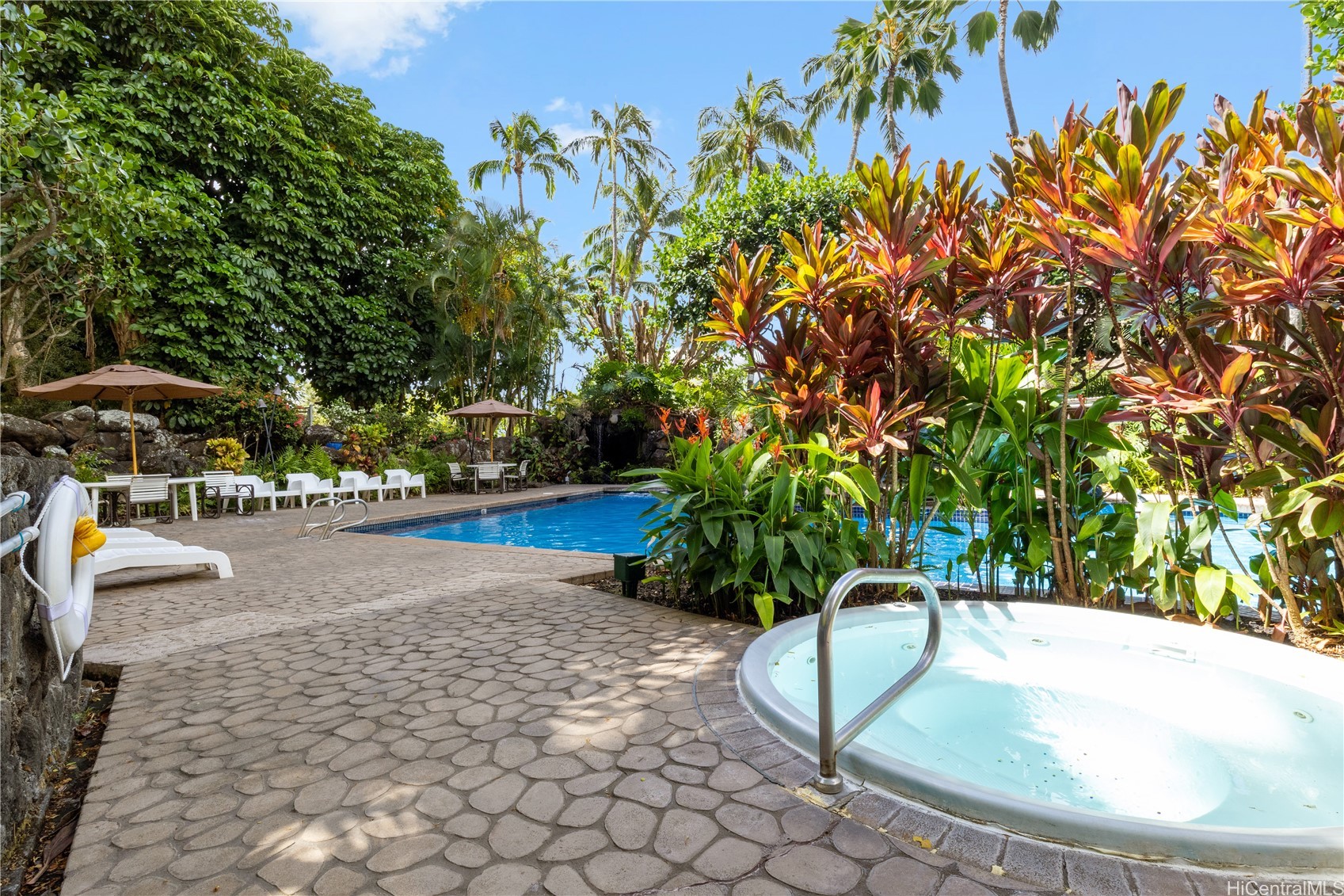 555 Hahaione Street 5e Property Photo 21