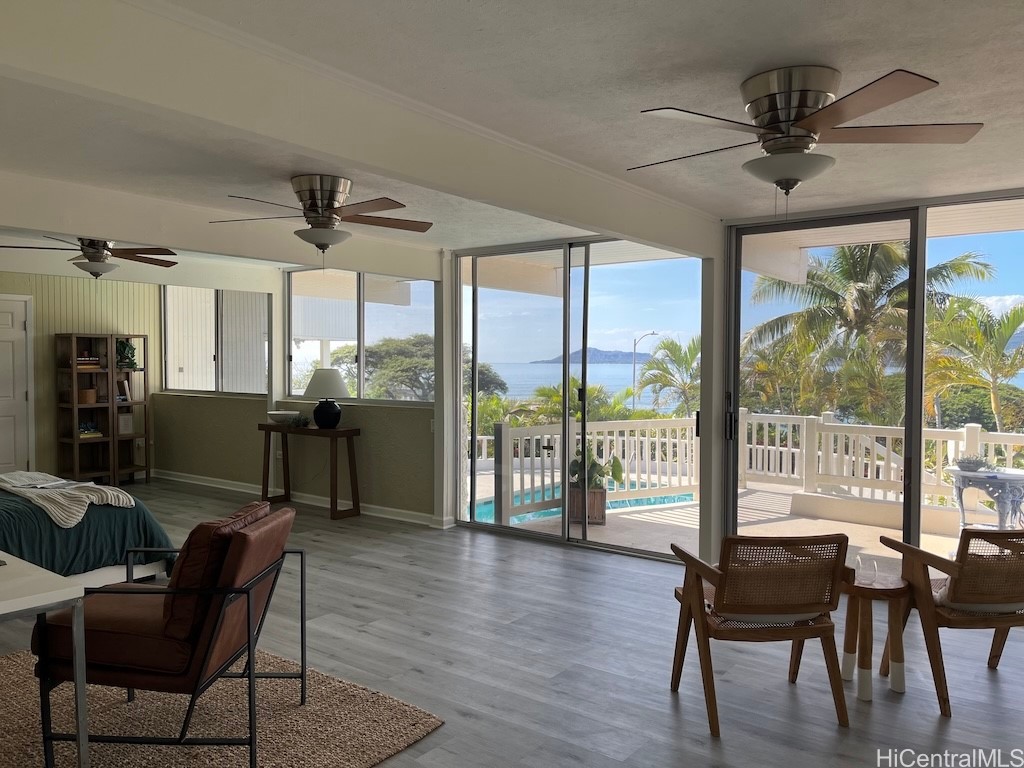 532 Portlock Road Property Photo 10